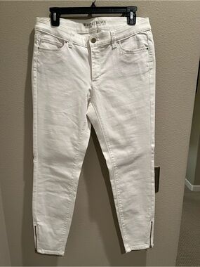 White House Black Market Skinny White Ankle Zip Jeans